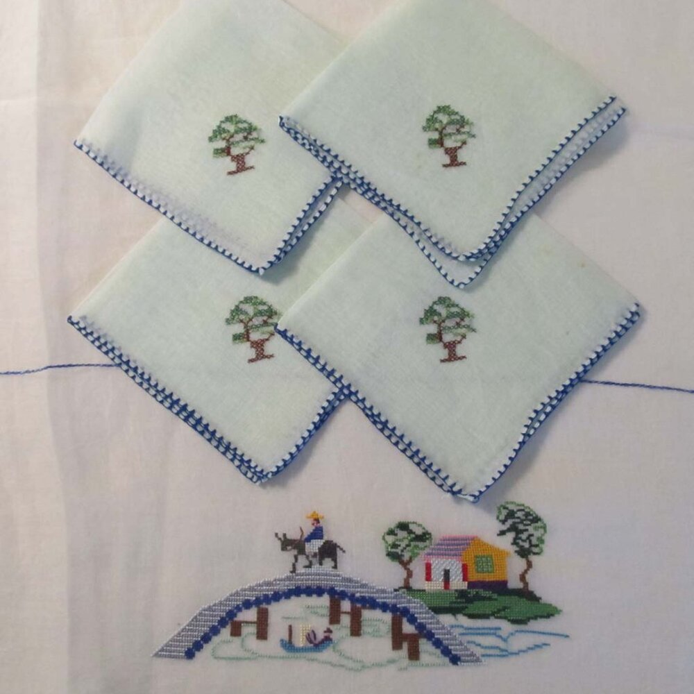 Vintage Chinese Embroidered Tablecloth & 4 Napkin Set - Linen from Asia
